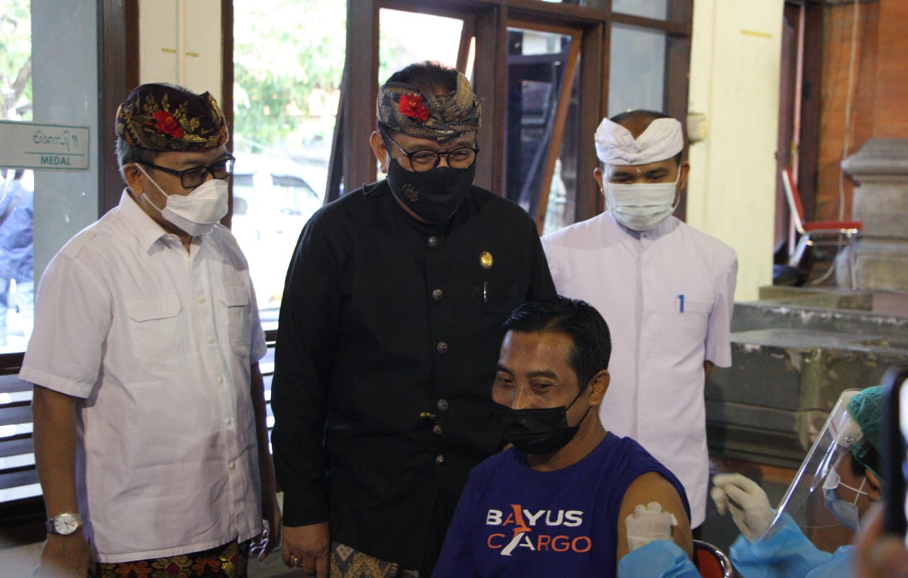 wagub-cok-ace-sudah-vaksin-covid-19-jangan-abai-protokol-kesehatan