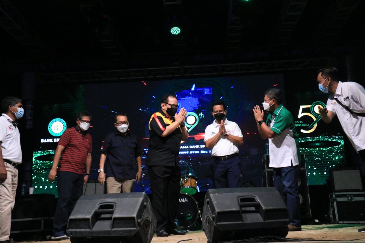 wagub-cok-ace-puji-ketangguhan-pelaku-umkm-bali-di-tengah-pandemi