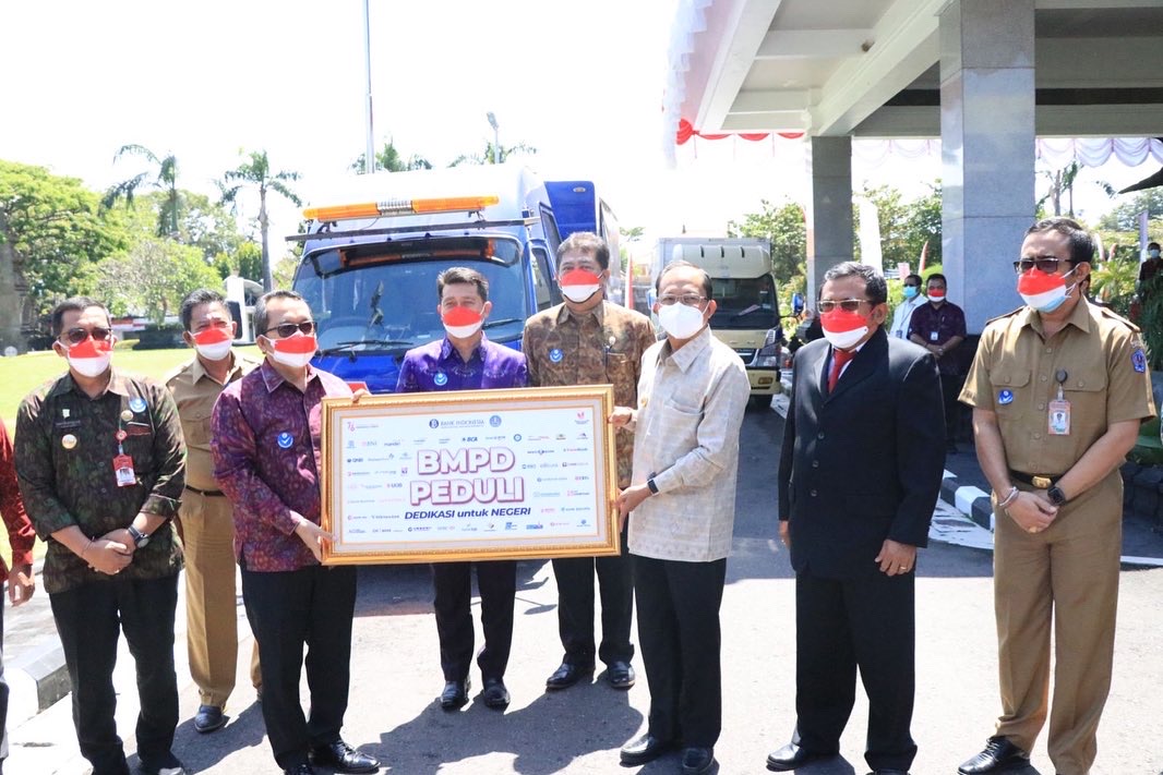 gubernur-koster-apresiasi-bank-indonesia-dan-bmpd-gotong-royong-tangani-covid-19-di-bali