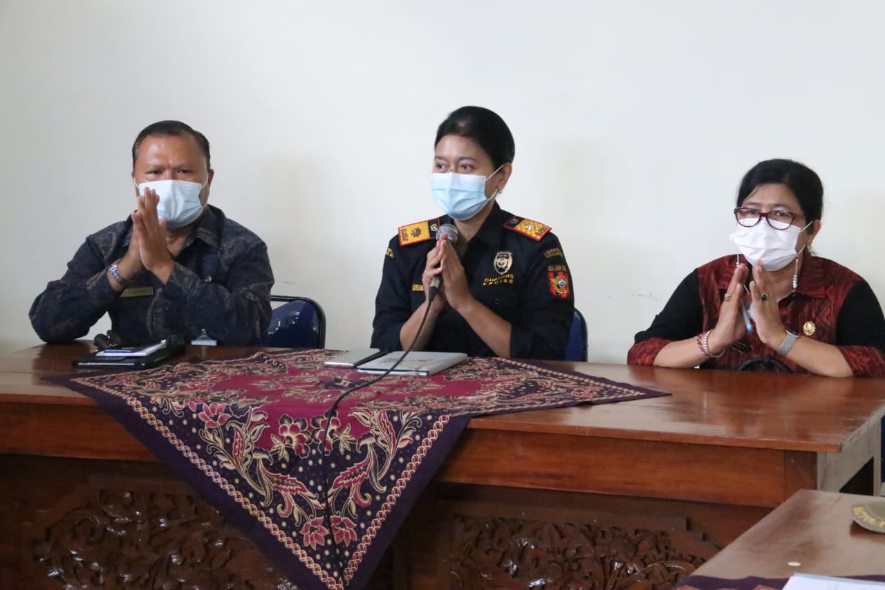 dorong-arak-bali-menembus-pasar-internasional-pemprov-bali-lakukan-pembinaan-dan-sosialisasi-pergub-bali-nomor-1-tahun-2020