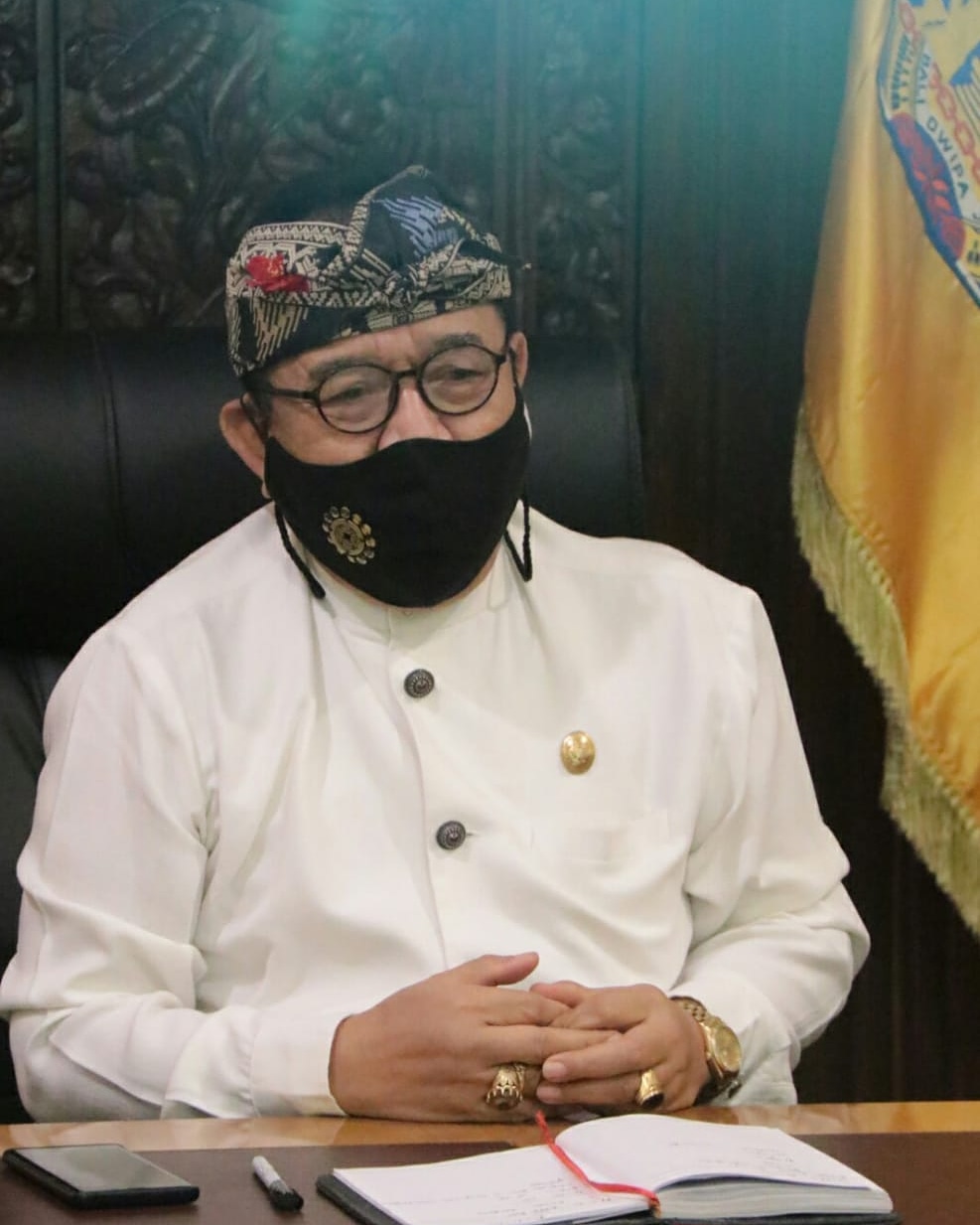 odalan-di-pura-semeru-wagub-cok-ace-imbau-masyarakat-bali-yang-tangkil-patuhi-prokes