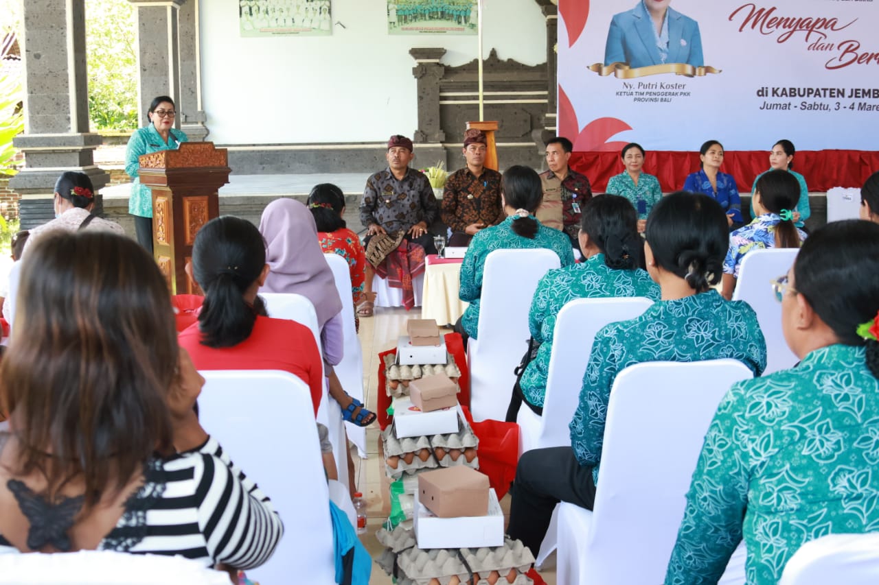 hari-pertama-aksi-sosial-dan-sosialisasi-ketua-tp-pkk-ny-putri-koster-di-jembrana