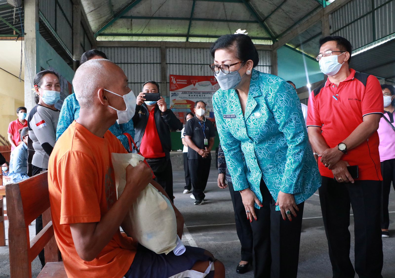 percepat-vaksinasi-ny-putri-koster-bawa-tim-vaksinator-datangi-rumah-kaum-difabel