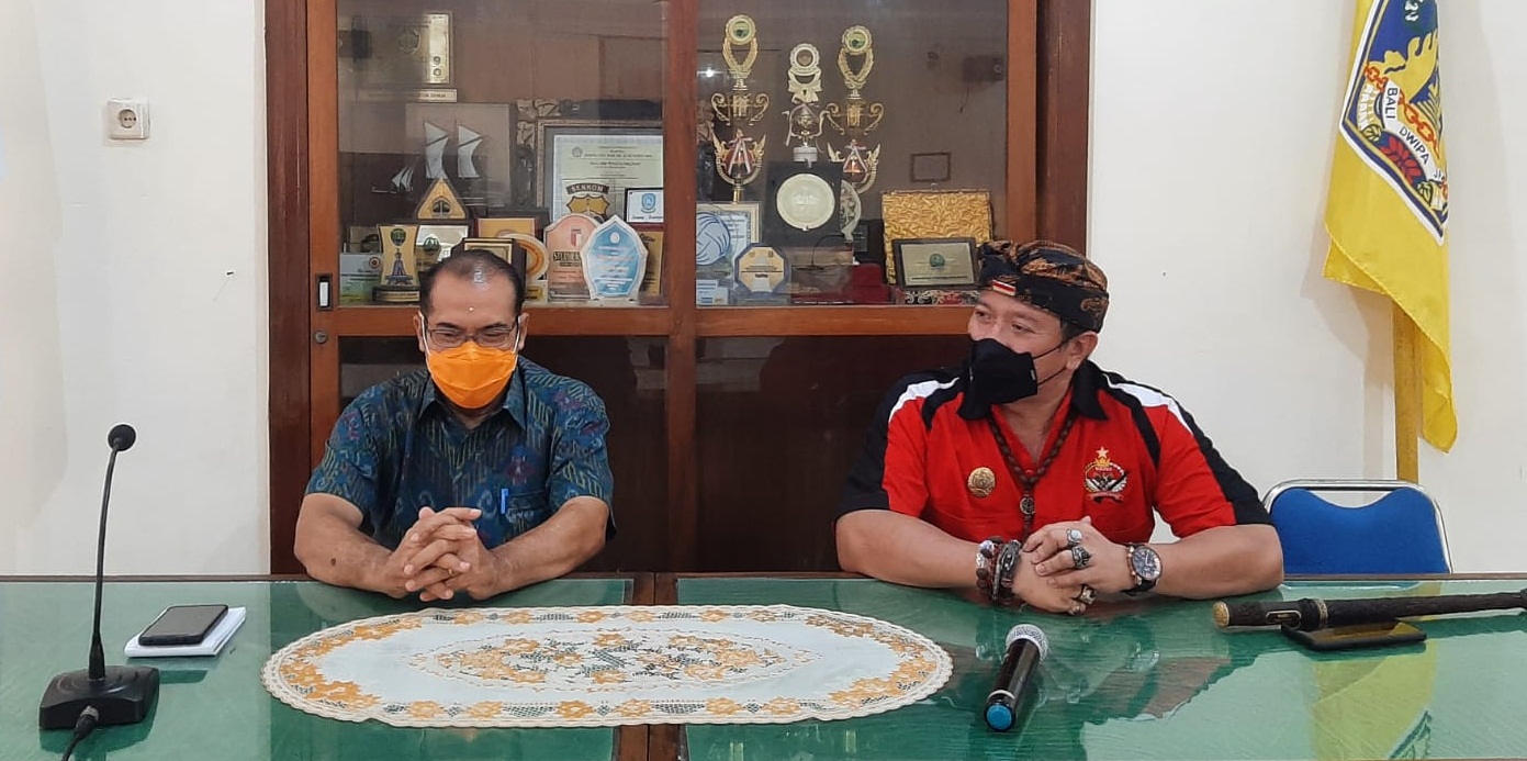 kepala-badan-kesbangpol-terima-audensi-keris-bali