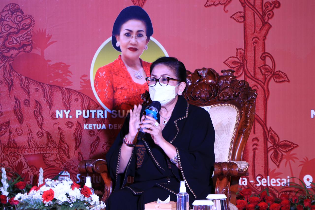 ketua-dekranasda-bali-minta-perajin-lokal-pandai-menata-display-produk
