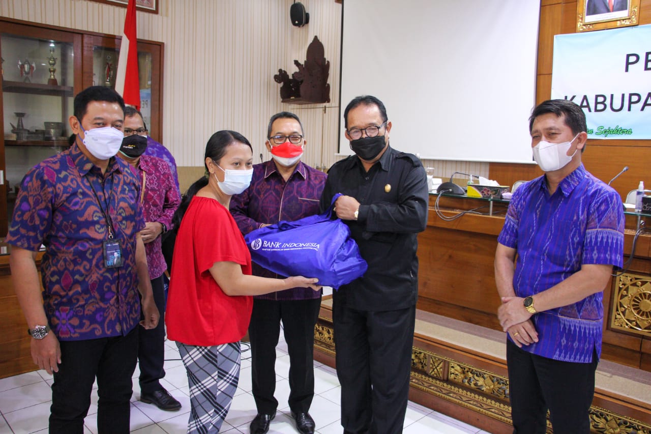 sambangi-kantor-bupati-klungkung-wagub-cok-ace-minta-digitalisasi-pasar-mulai-digenjot