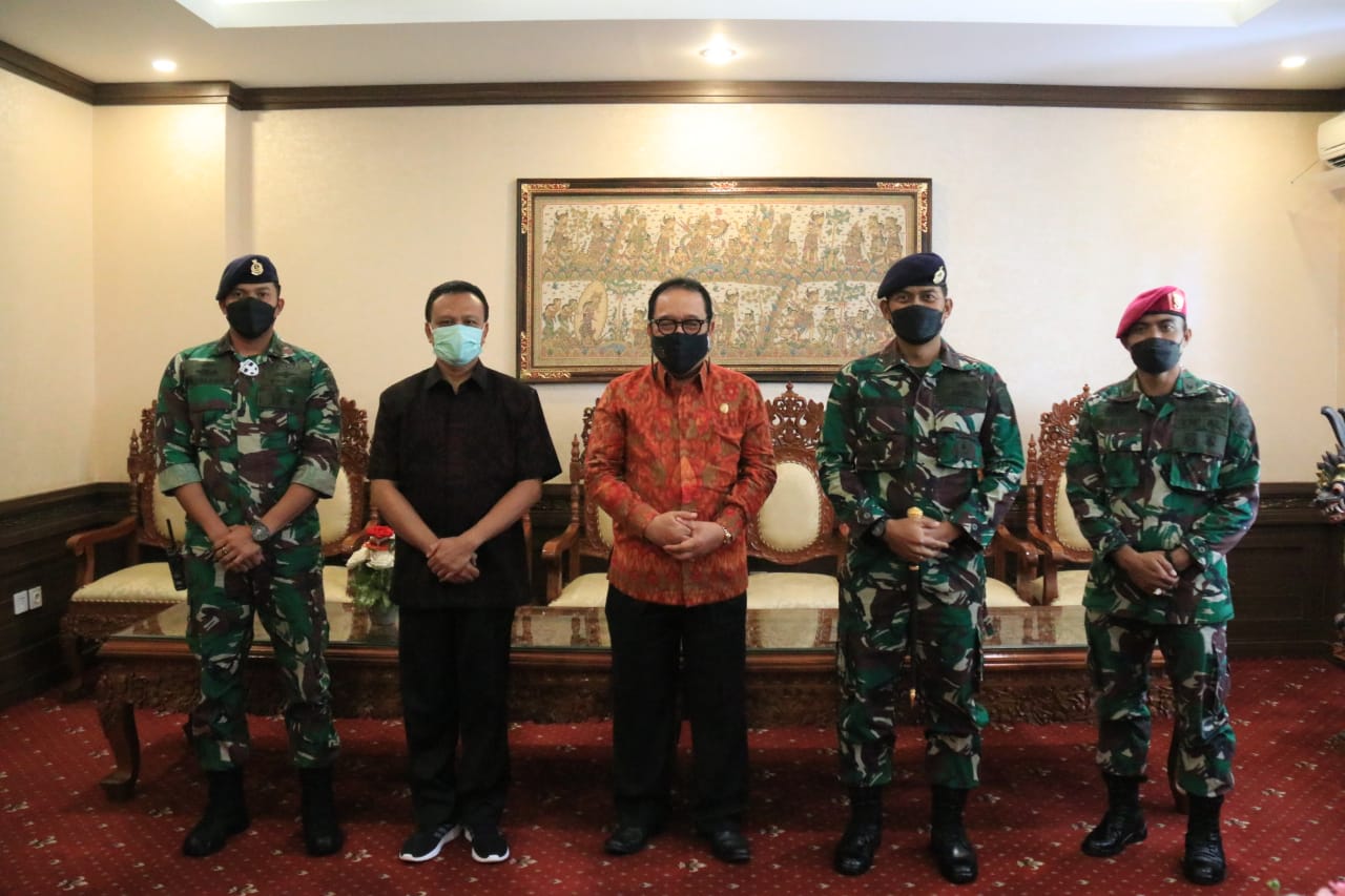 wagub-cok-ace-dan-sekda-dewa-indra-terima-kunjungan-kehormatan-danlanal-denpasar