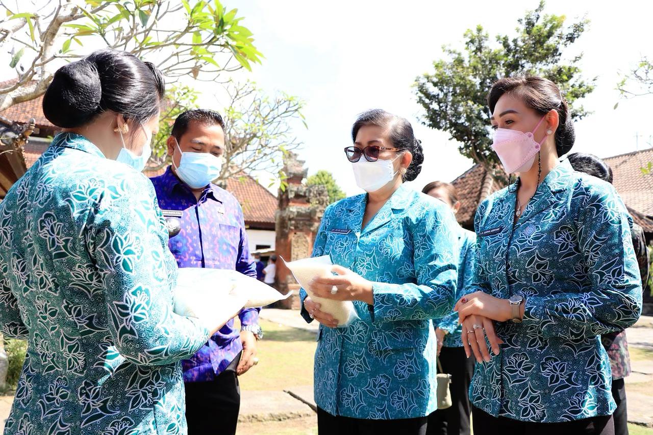 ny-putri-koster-ibu-harus-jadi-garda-terdepan-penuhi-gizi-keluarga-di-tengah-pandemi