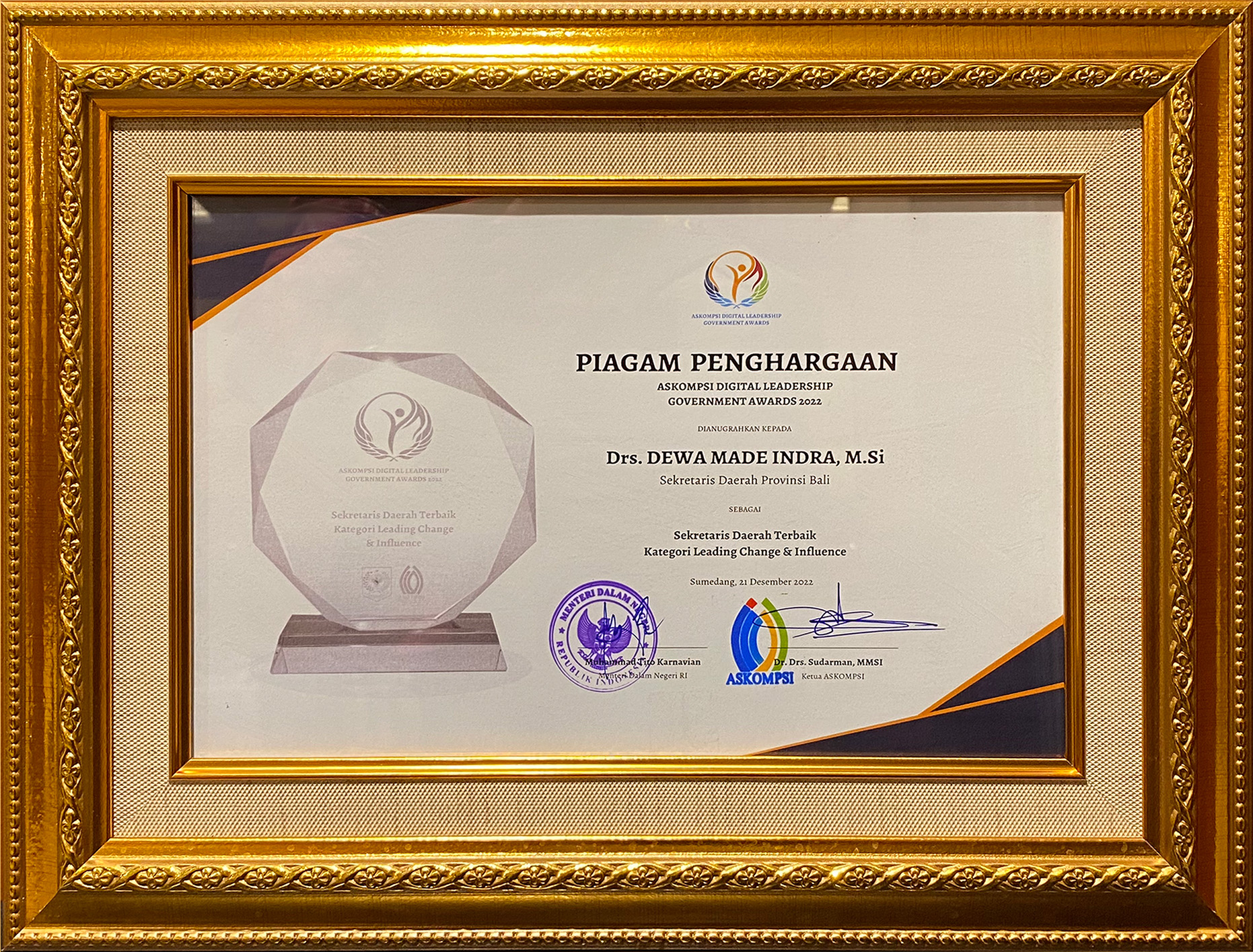 sekretaris-daerah-provinsi-bali-menerima-penghargaan-sebagai-sekretaris-daerah-terbaik-di-indonesia