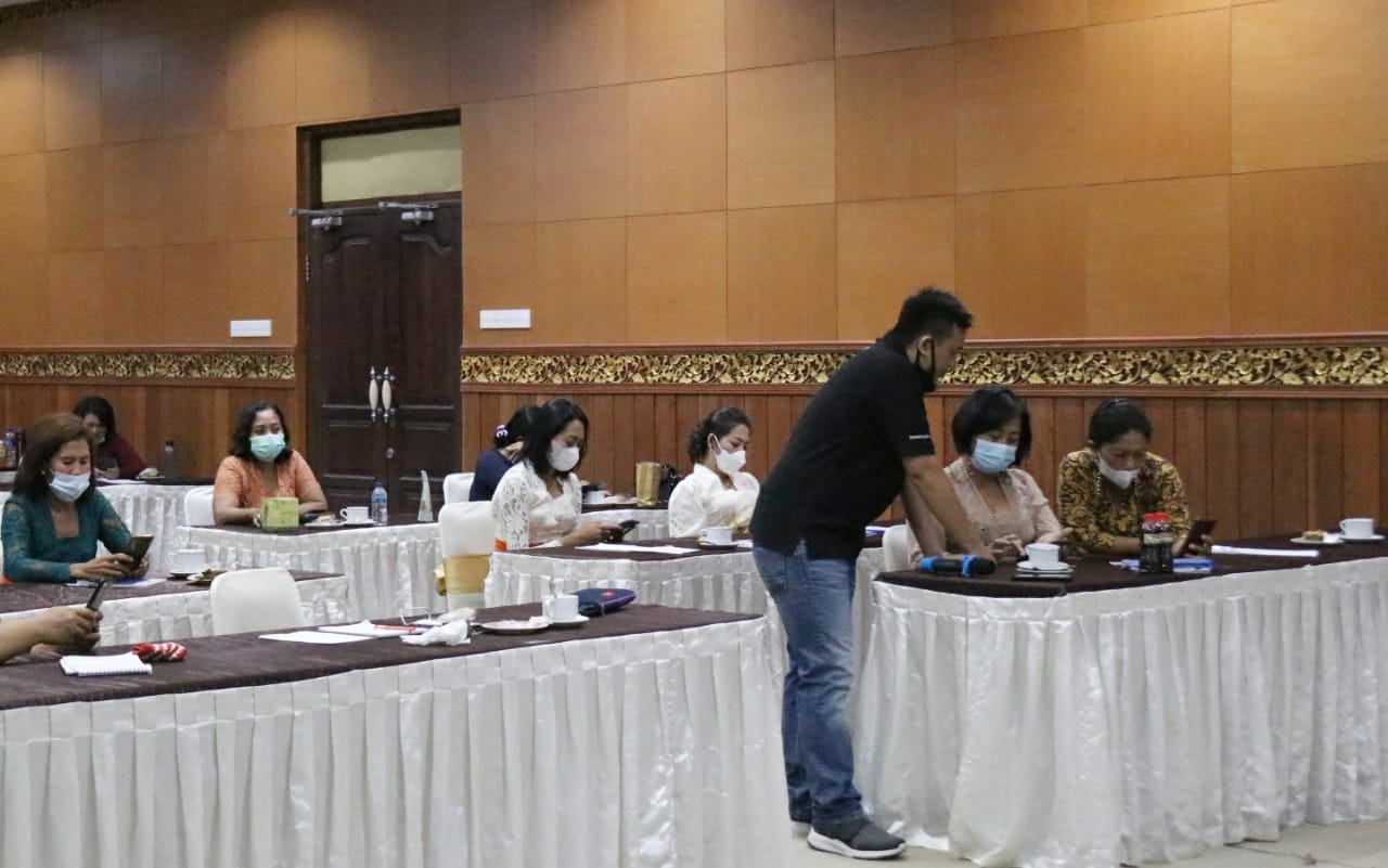 dukung-pemulihan-ekonomi-pemprov-gelar-bimtek-kewirausahaan-dan-marketplace-bagi-ikm