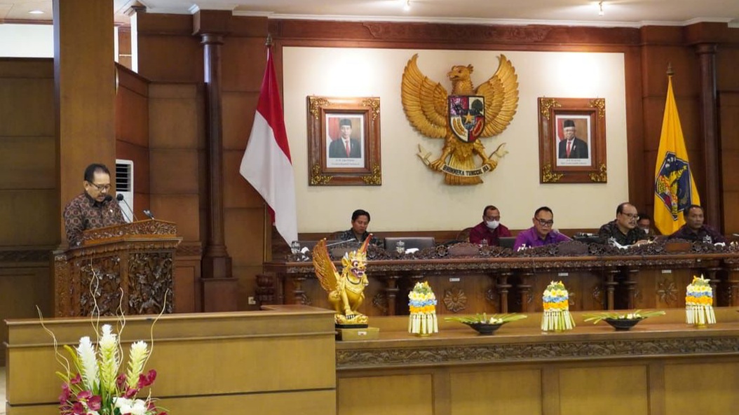 gubernur-bali-sampaikan-jawaban-pandangan-fraksi-terkait-raperda-tata-ruang-wilayah-provinsi-bali