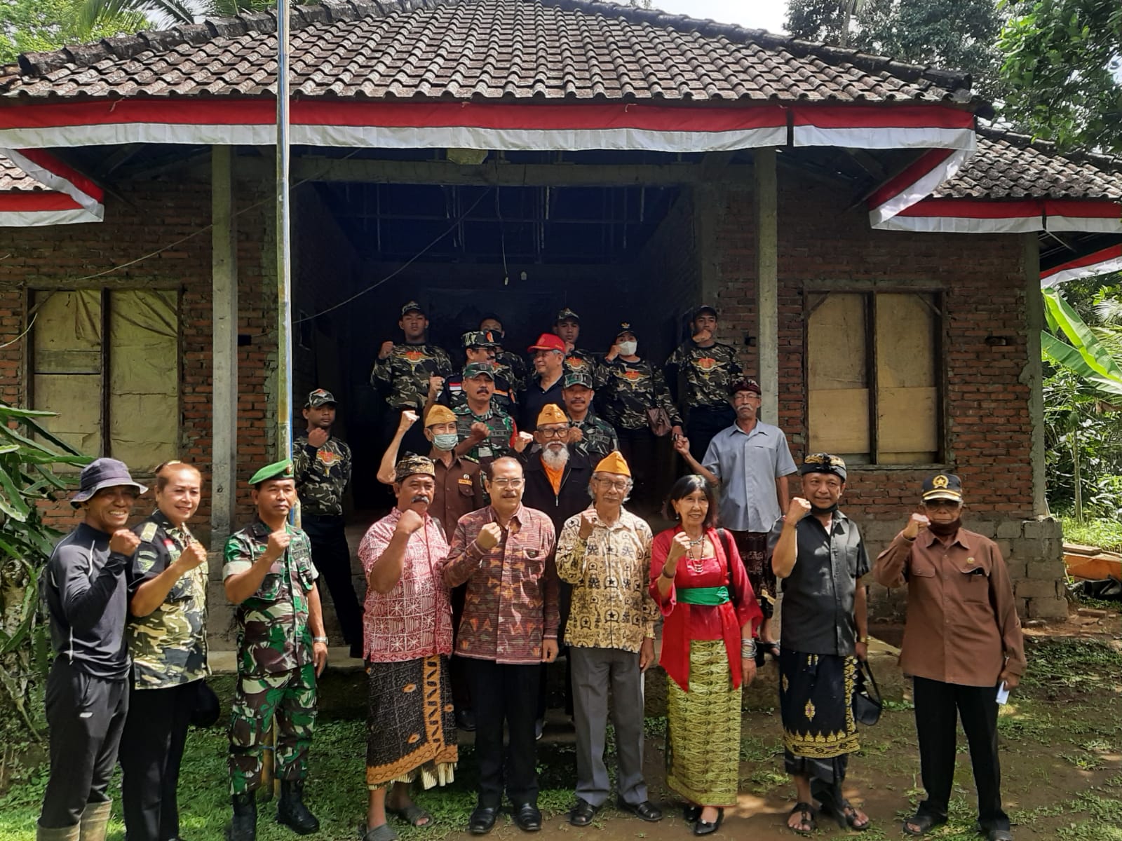 kaban-kesbangpol-wakili-gubernur-bali-tinjau-monumen-markas-pahlawan-di-dungun-petang