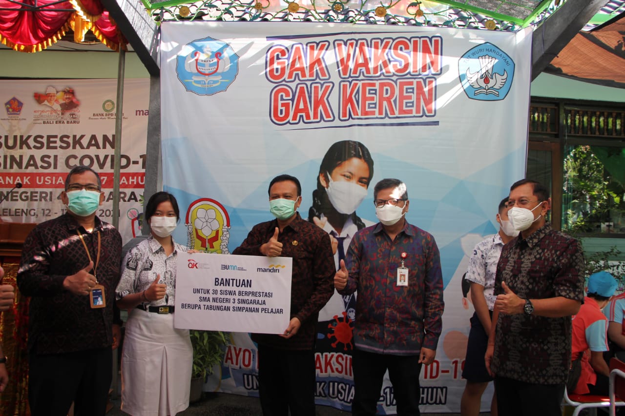 dukung-program-percepatan-vaksinasi-sekda-dewa-indra-targetkan-1-sekolah-tuntaskan-layanan-vaksinasi-anak-12-17-tahun-dalam-2-hari