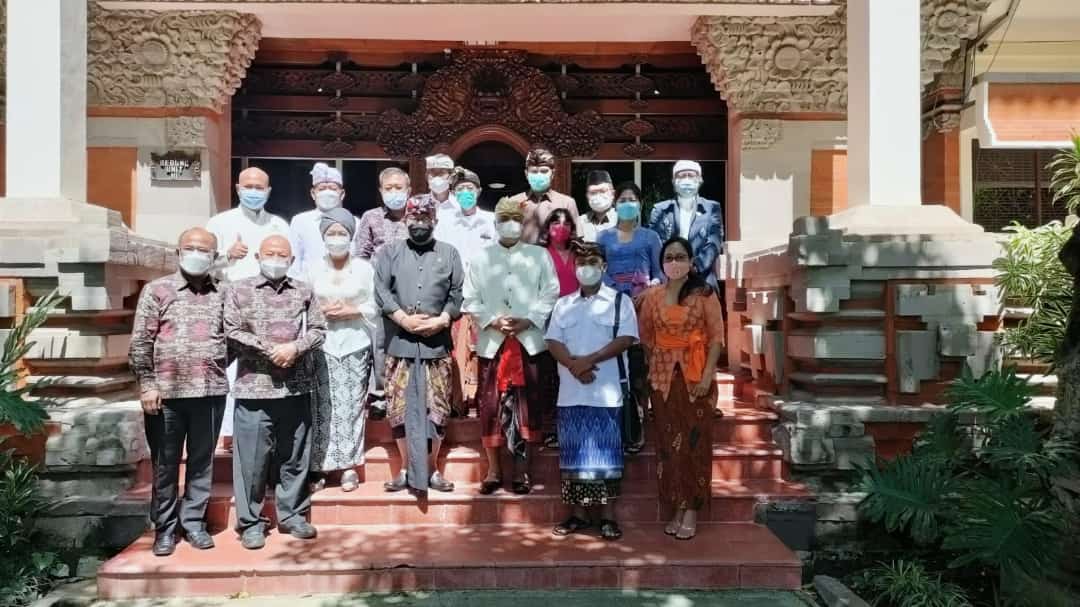 kepala-badan-kesatuan-bangsa-dan-politik-provinsi-bali-mendampingi-wakil-gubernur-bali-menerima-audensi-fkub-bali