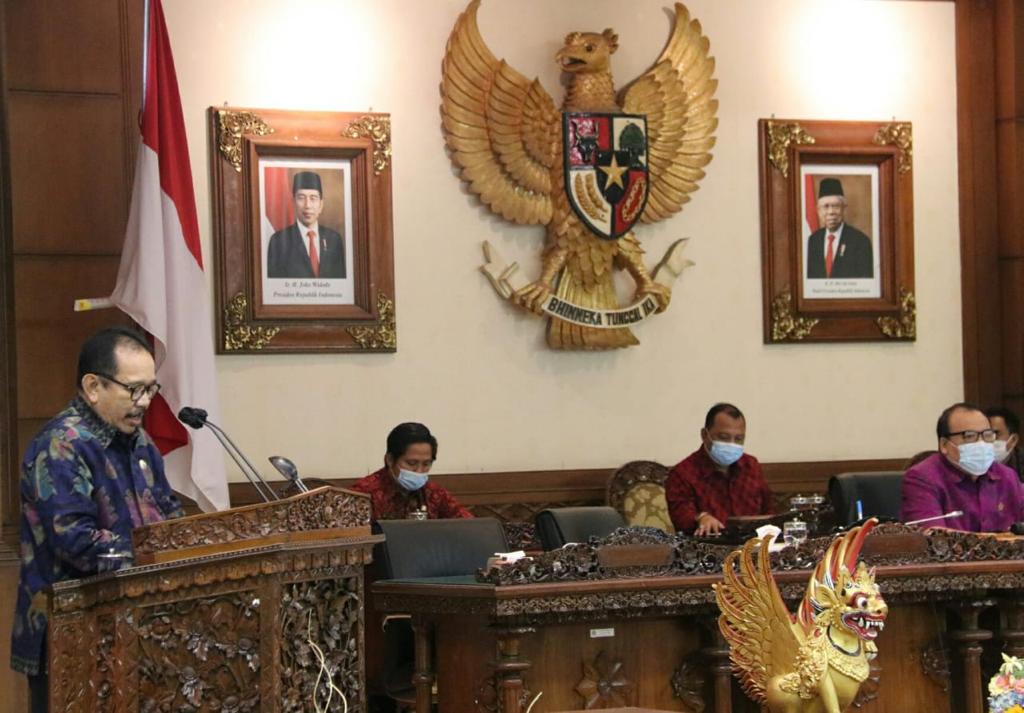 wagub-cok-ace-sampaikan-jawaban-atas-pandangan-umum-fraksi-terkait-ranperda-pertanggungjawaban-pelaksanaan-apbd-semesta-berencana-provinsi-bali-tahun-anggaran-2020