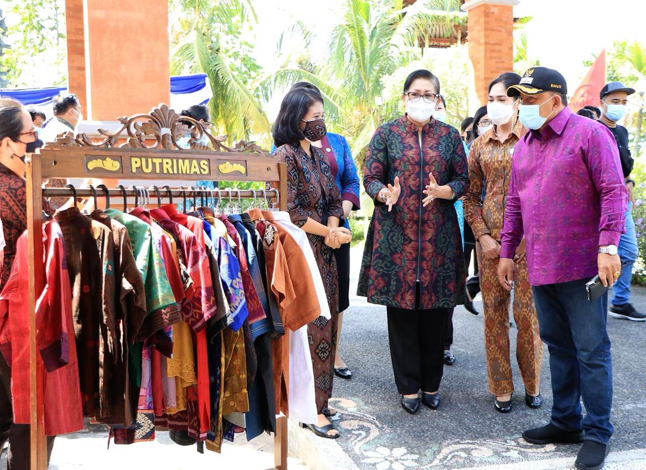 ny-putri-koster-dukung-rencana-pembangunan-sentra-tenun-jembrana
