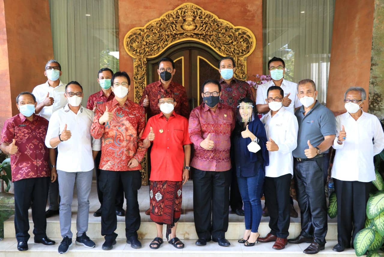 gubernur-koster-damaikan-konflik-dualisme-asita-daerah-bali-ketua-umum-dpp-asita-terharu-melihat-usaha-gubernur-bali