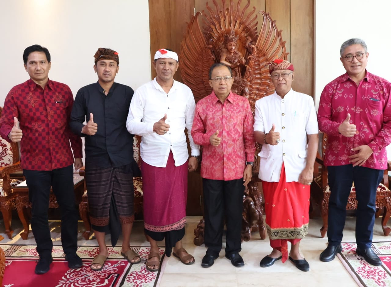 gubernur-bali-terima-prajuru-desa-adat-kaulan-dewa-jehem-kelod-tembuku-bangli
