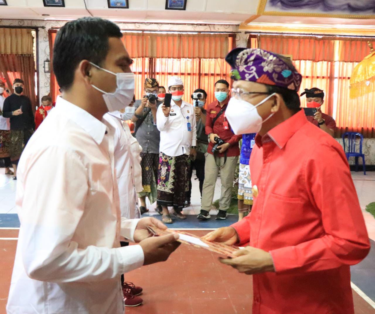 gubernur-koster-serahkan-remisi-narapidana-di-hari-kemerdekaan-republik-indonesia-ke-76