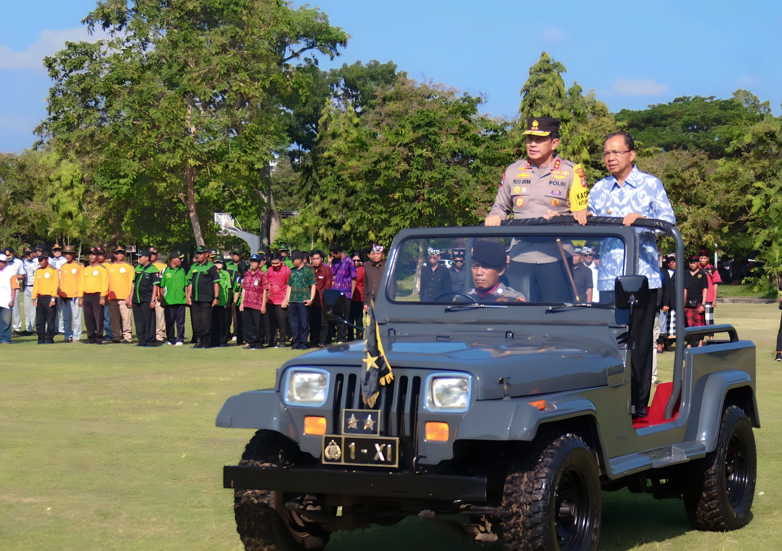 gubernur-bali-wayan-koster-bersama-kapolda-bali-pimpin-apel-gelar-pasukan-operasi-ketupat-agung-2023