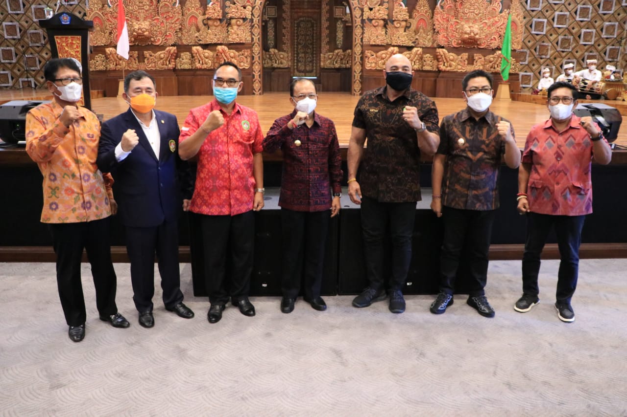 gubernur-koster-support-persatuan-tinju-amatir-provinsi-bali-siapkan-lahan-25-are-milik-pemprov-bali-sebagai-pusat-pengembangan-olahraga-tinju