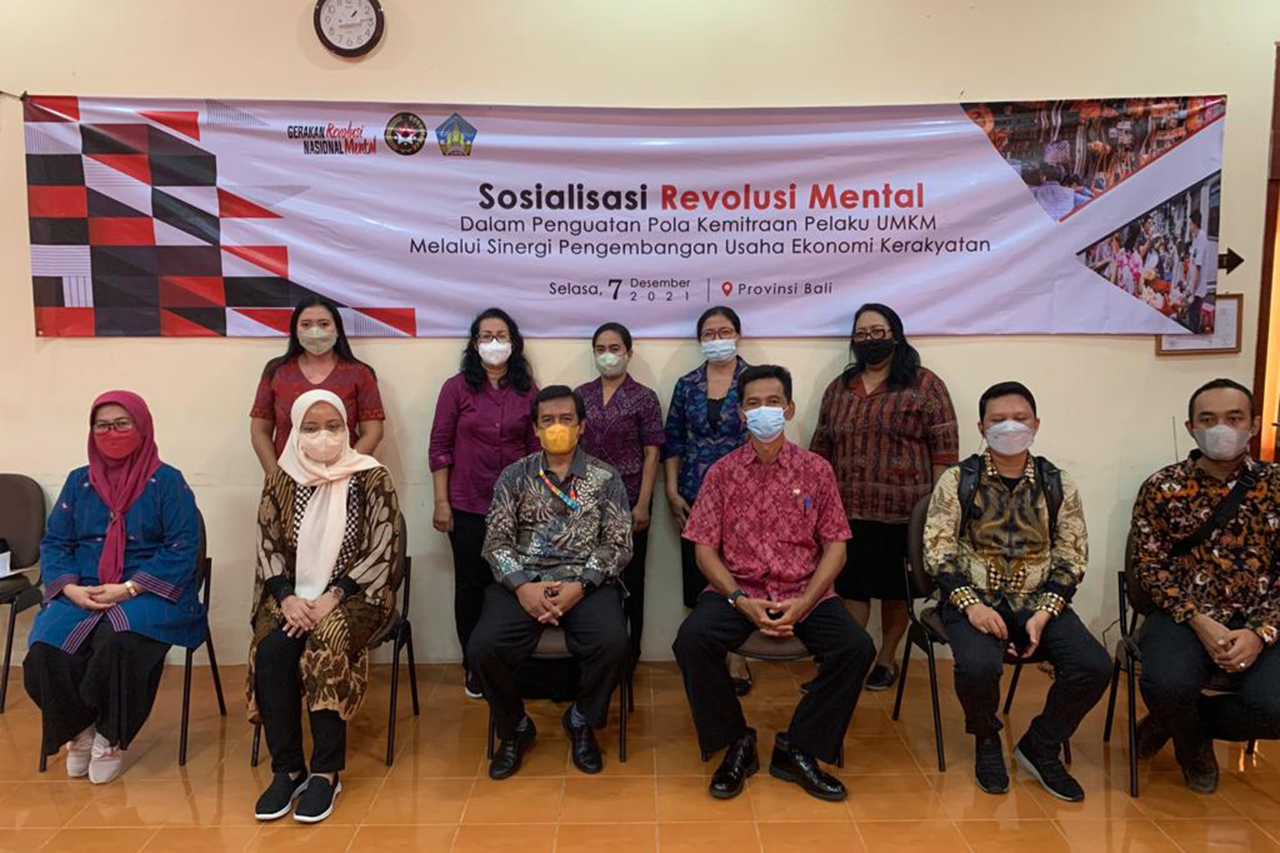 sosialisasi-revolusi-mental-dalam-penguatan-pola-kemitraan-pelaku-umkm-melalui-sinergi-pengembangan-usaha-ekonomi-kerakyatan
