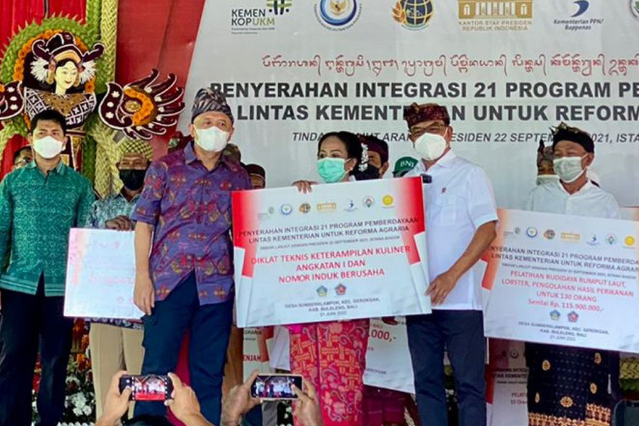 penyerahan-integrasi-21-program-pemberdayaan-lintas-kementerian-untuk-reforma-agraria