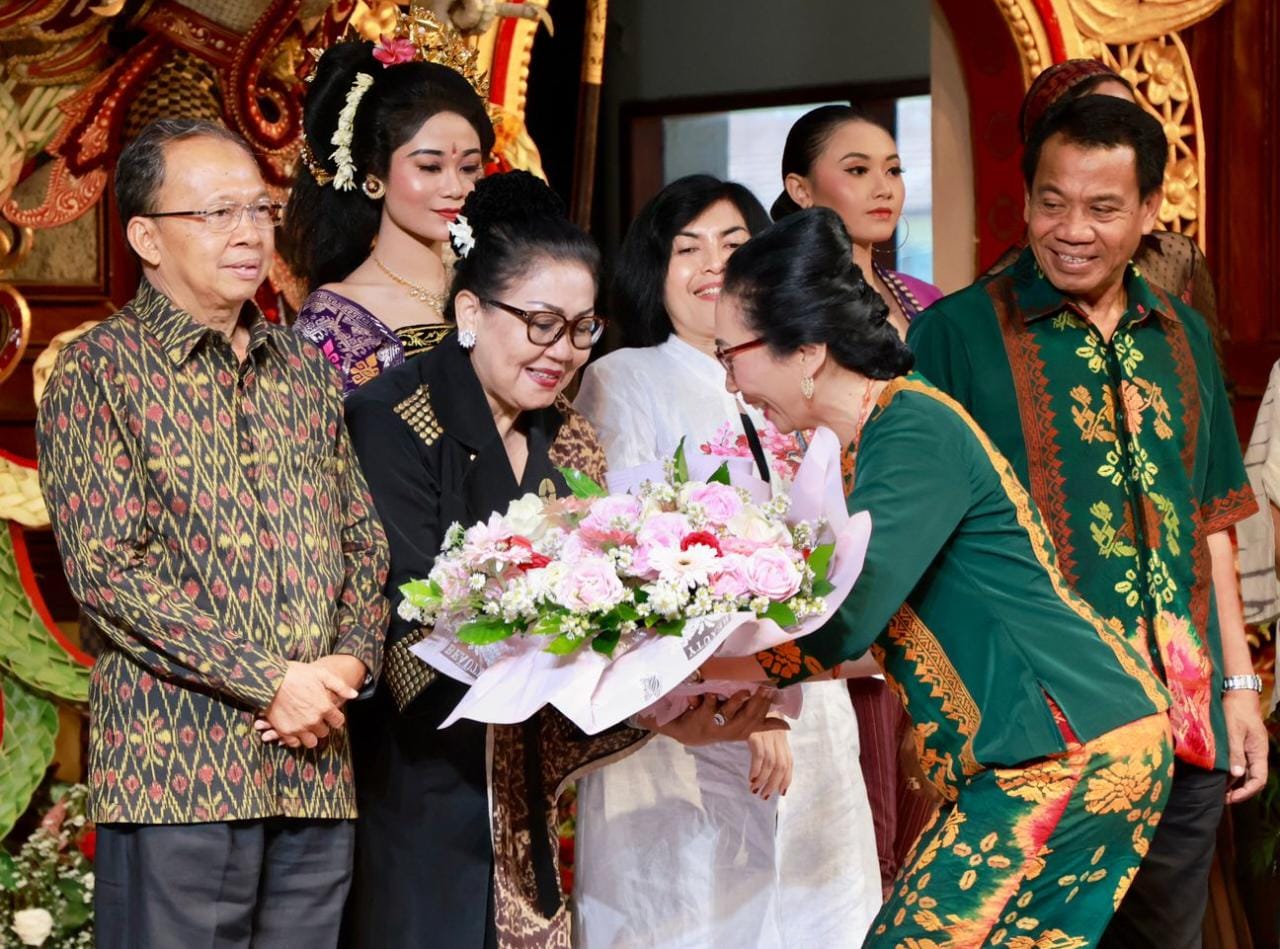 pameran-ikm-bali-bangkit-tahap-3-tahun-2023-ketua-dekranasda-provinsi-bali-ny-putri-koster-sampaikan-apresiasi-atas-dukungan-masyarakat