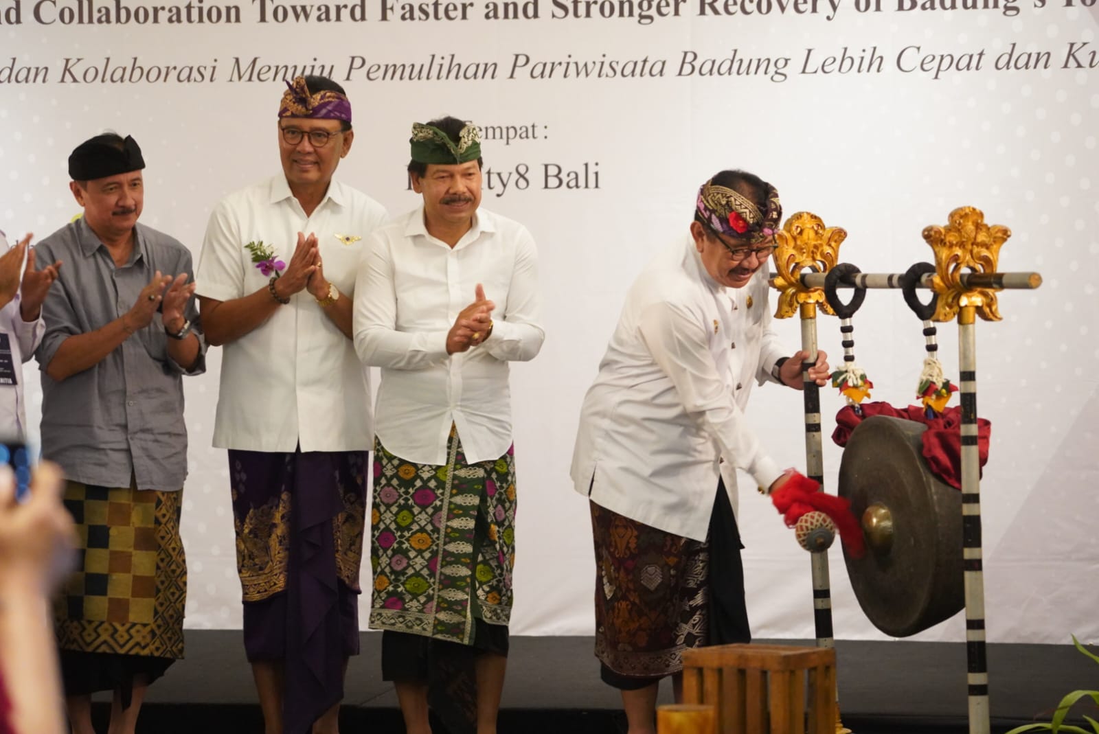 buka-muscab-phri-badung-wagub-cok-ace-minta-phri-terus-berbenah-sikapi-tantangan-dunia-pariwisata-pasca-pandemi-covid-19