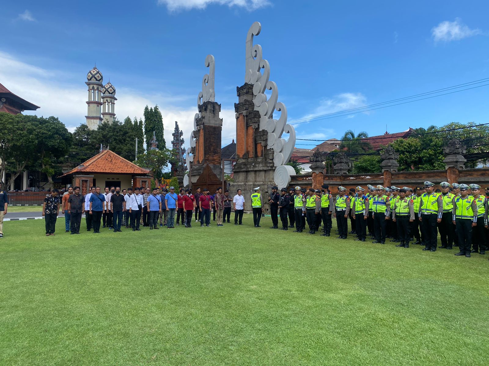 apel-gelar-pasukan-operasi-gabungan-cipkon-harkamtibmas-antisipasi-pelanggarankejahatan-wna