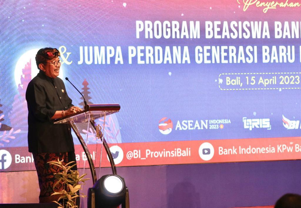 wagub-cok-ace-ajak-para-penerima-beasiswa-bi-kelak-membangun-indonesia-khususnya-bali