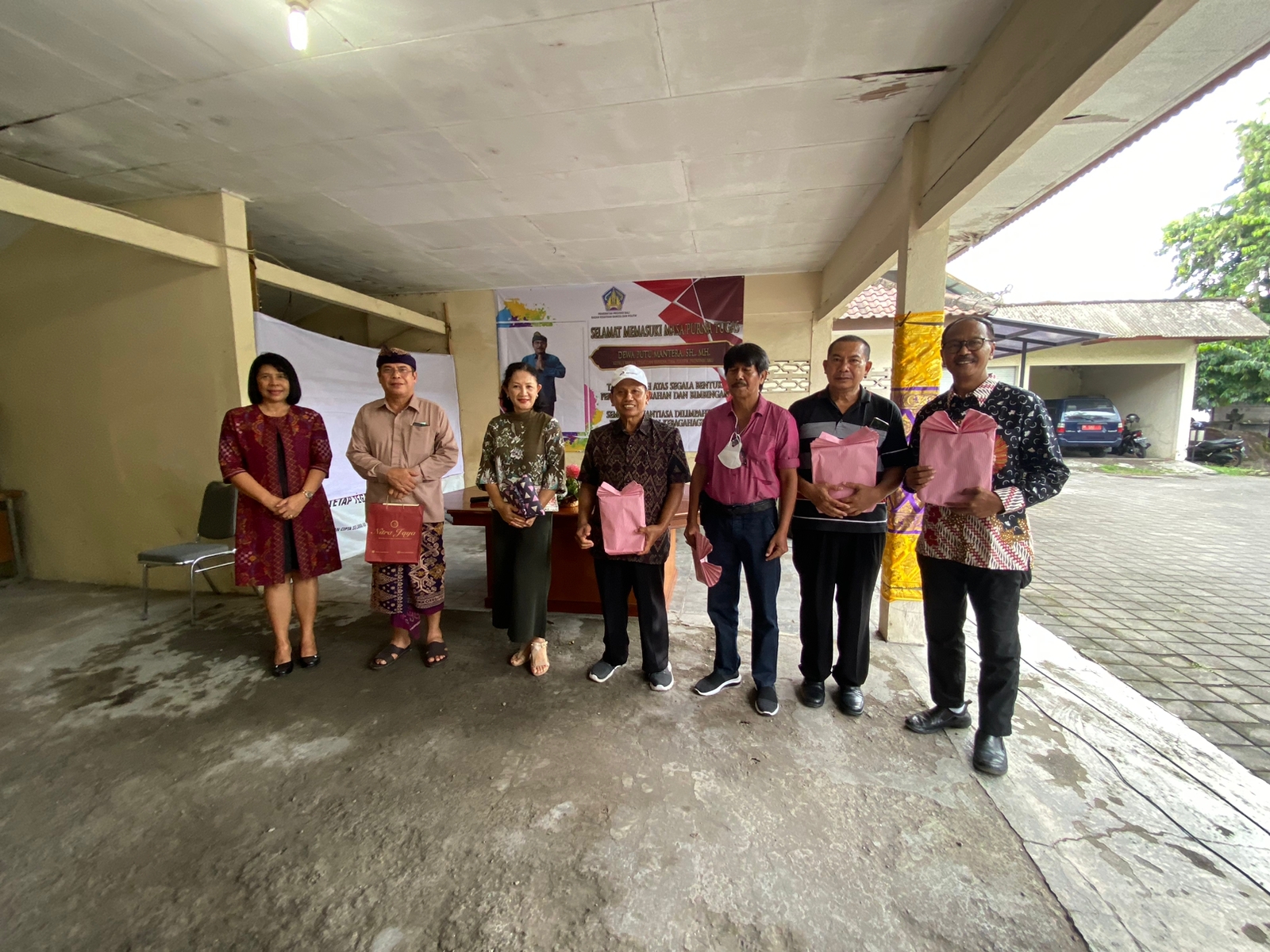 rayakan-tutup-tahun-di-badan-kesbangpol-dengan-mempertahankan-kebudayaan-bali