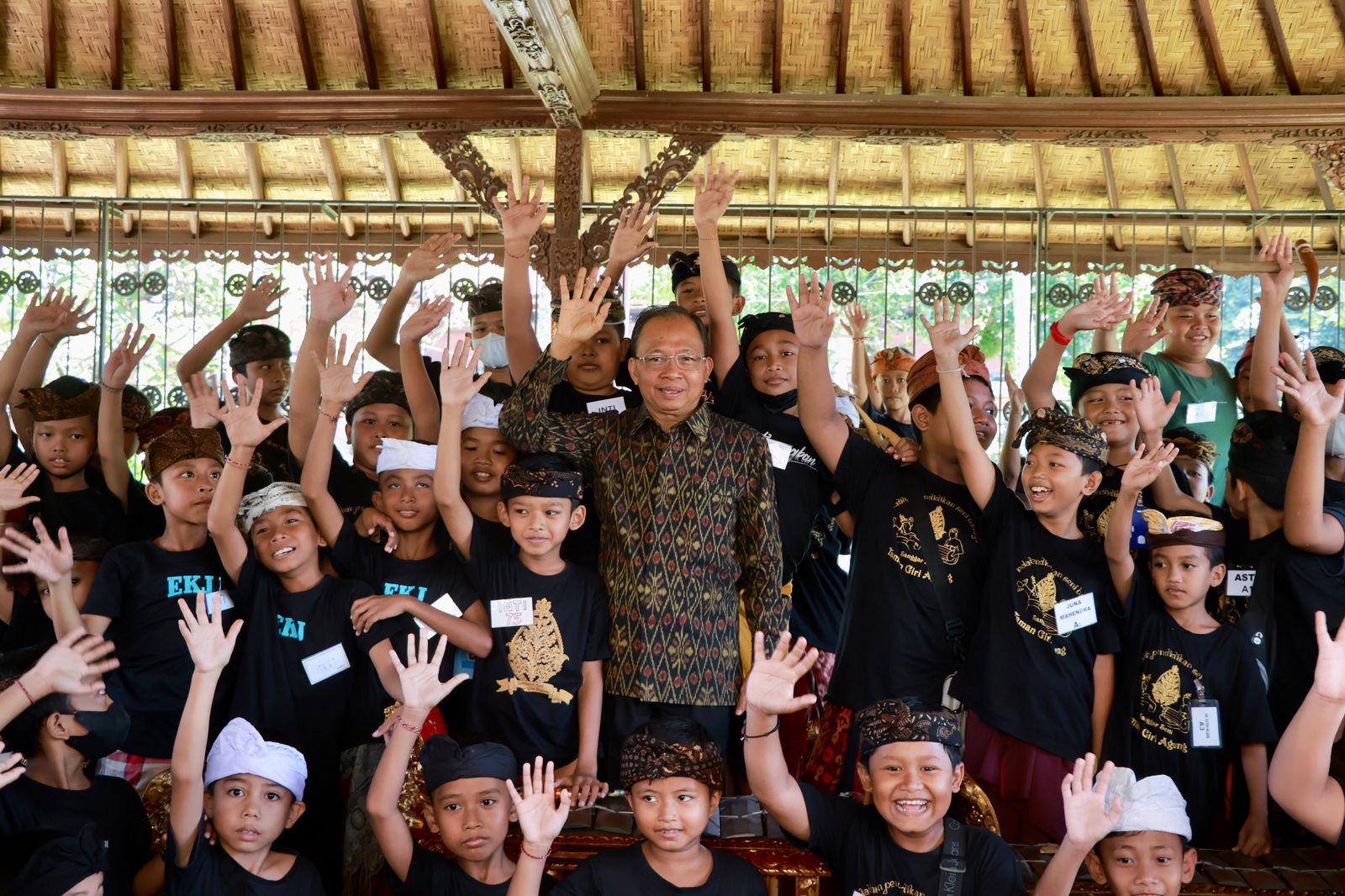 seniman-dan-peserta-kursus-apresiasi-kehadiran-gubernur-bali-wayan-koster