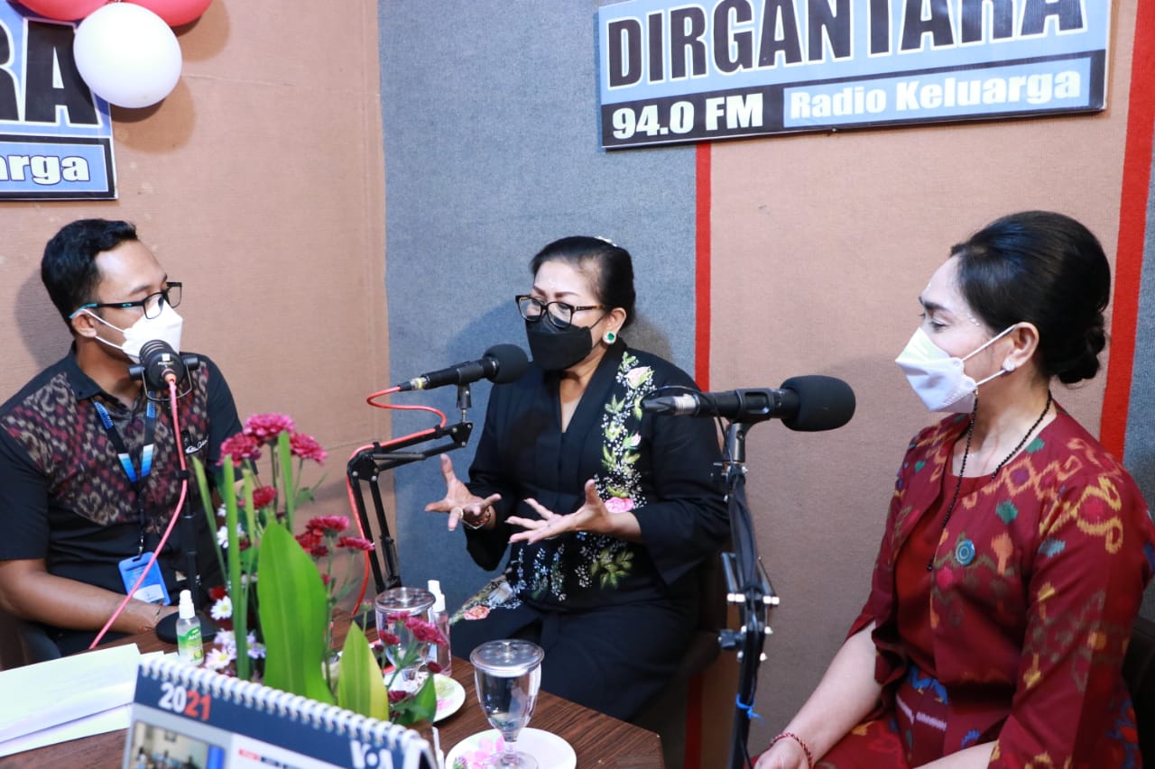 ny-putri-koster-ajak-warga-tumbuhkan-rasa-peduli-hadapi-pandemi-covid-19