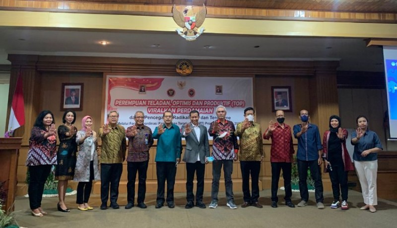 kaban-kesbangpol-hadiri-kegiatan-bnpt-perempuan-top-viralkan-perdamaian-dalam-pencegahan-radikalisme-dan-terorisme