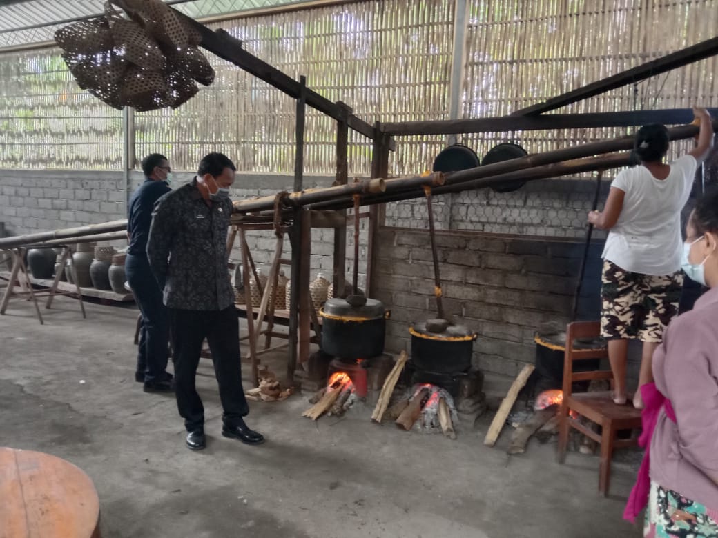 turun-lagi-selamatkan-kearifan-lokal-pemprov-bali-bina-petani-arak-di-kabupaten-buleleng