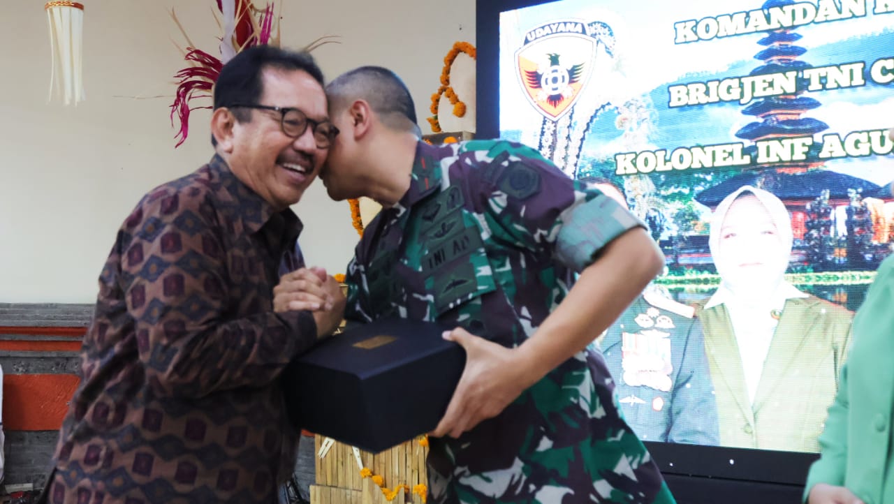 wakil-gubernur-bali-prof-tjokorda-oka-artha-ardana-sukawati-hadiri-acara-pesan-sambut-komandan-korem-163wira-satya